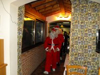 Come potevano mancare i Babbi Natale